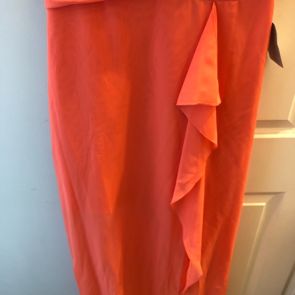 Gorgeous Grecian style coral dress - Picture 4 of 8